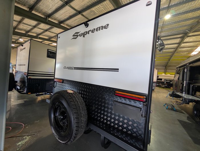 2026 Supreme Classic Tourer 2160_R_K1e1_T