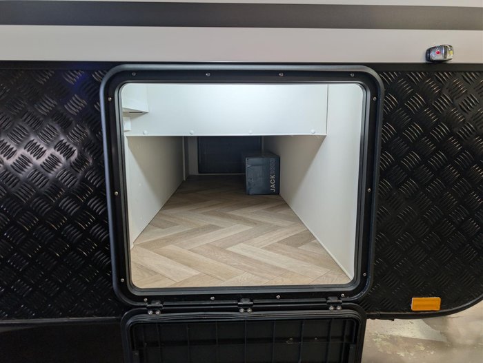 2026 Supreme Classic Tourer 2160_R_K1e1_T