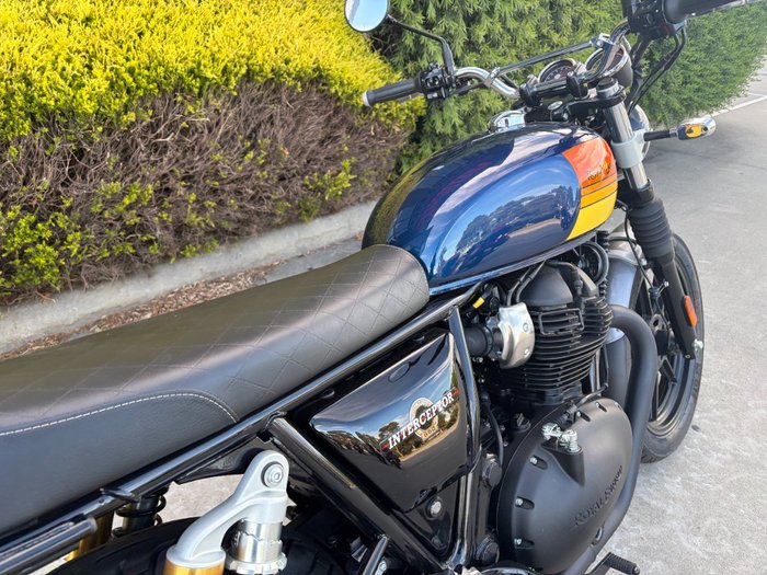 2024 Royal Enfield INTERCEPTOR 650 E5 CLASSIC BARCELONA