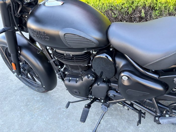 2026 Royal Enfield CLASSIC 350 DARK Black