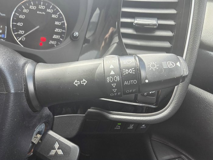 2021 Mitsubishi Outlander ES