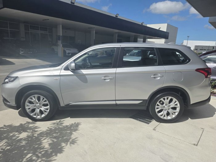 2021 Mitsubishi Outlander ES