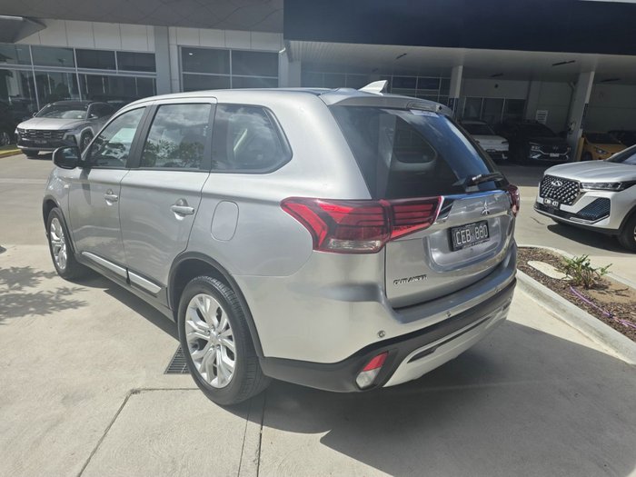 2021 Mitsubishi Outlander ES
