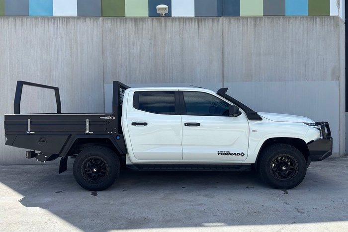 2024 Mitsubishi Triton GLX+