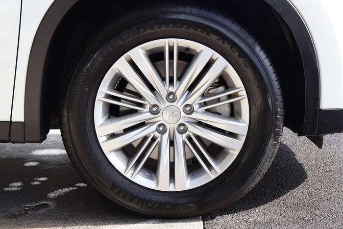 2024 Mitsubishi Outlander ES