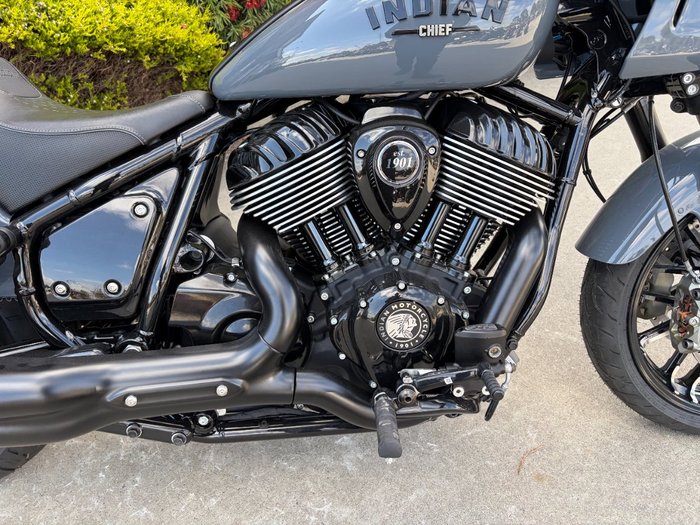 2023 Indian SPORT CHIEF CRUISER STEALTH GRAY