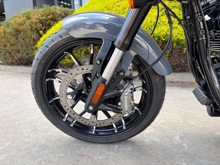 2023 Indian SPORT CHIEF CRUISER STEALTH GRAY