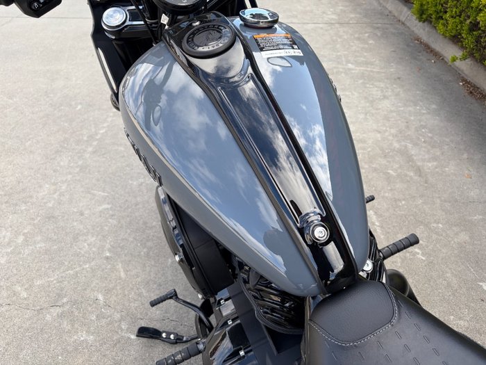 2023 Indian SPORT CHIEF CRUISER STEALTH GRAY