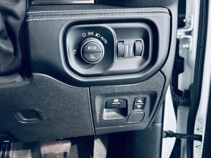 2022 RAM 1500 Limited RamBox DT MY22 4X4 Dual Range Bright White
