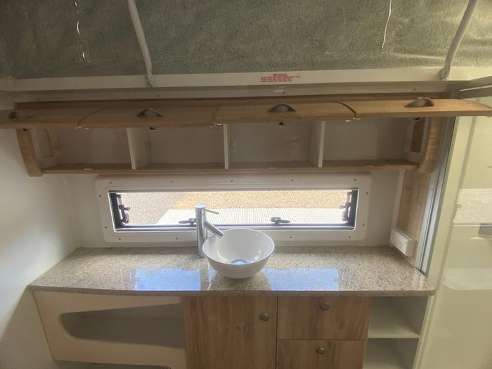 2022 Avan Aspire 555 Poptop