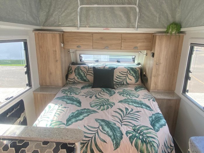 2022 Avan Aspire 555 Poptop