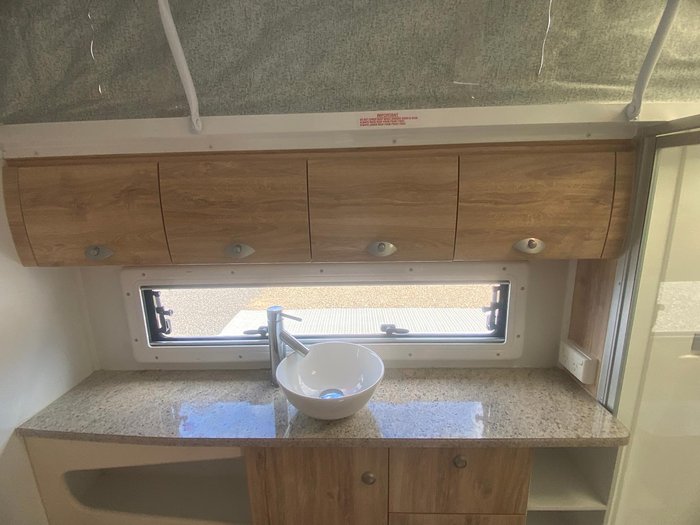 2022 Avan Aspire 555 Poptop