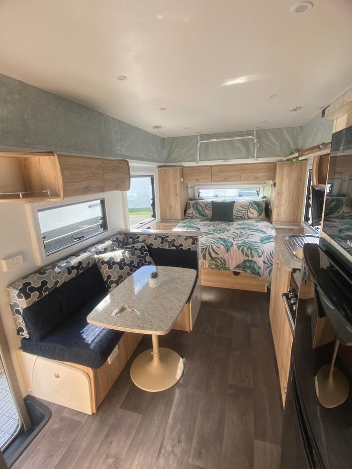 2022 Avan Aspire 555 Poptop