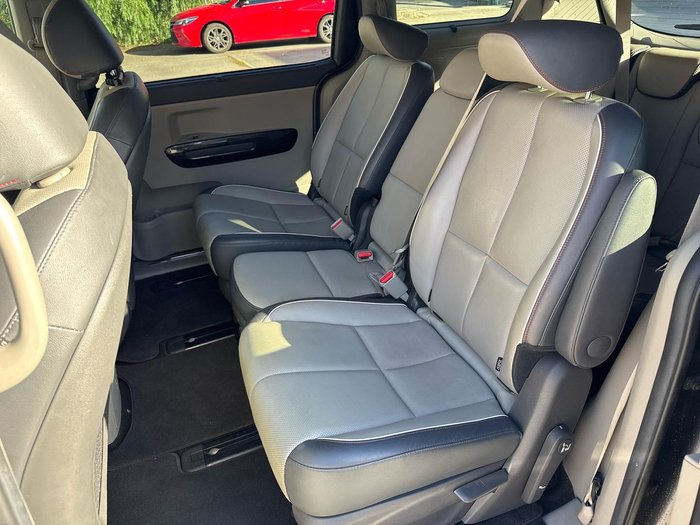 2017 Kia Carnival Platinum