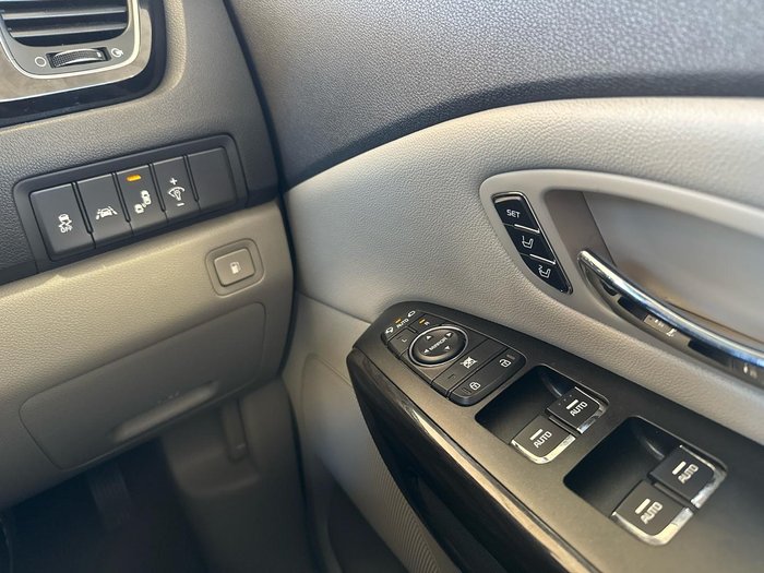 2017 Kia Carnival Platinum