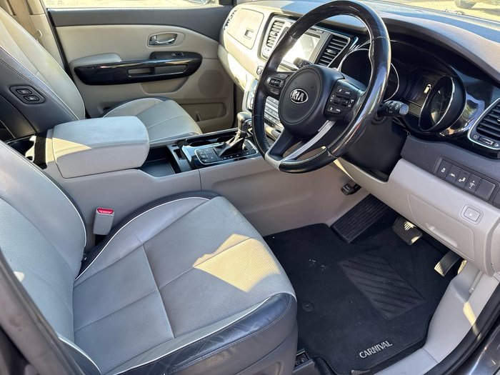 2017 Kia Carnival Platinum