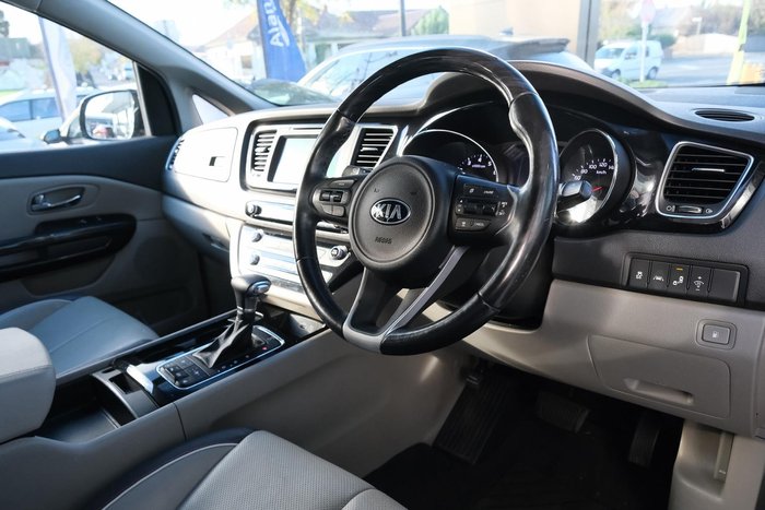 2017 Kia Carnival Platinum