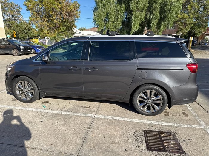 2017 Kia Carnival Platinum