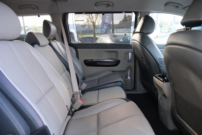 2017 Kia Carnival Platinum