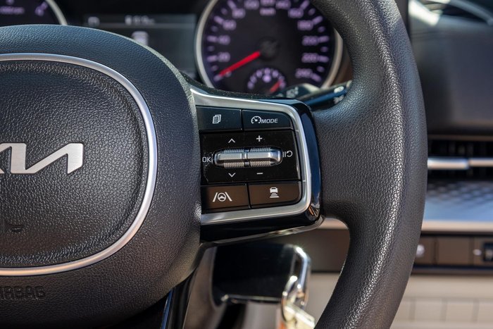2023 Kia Carnival S