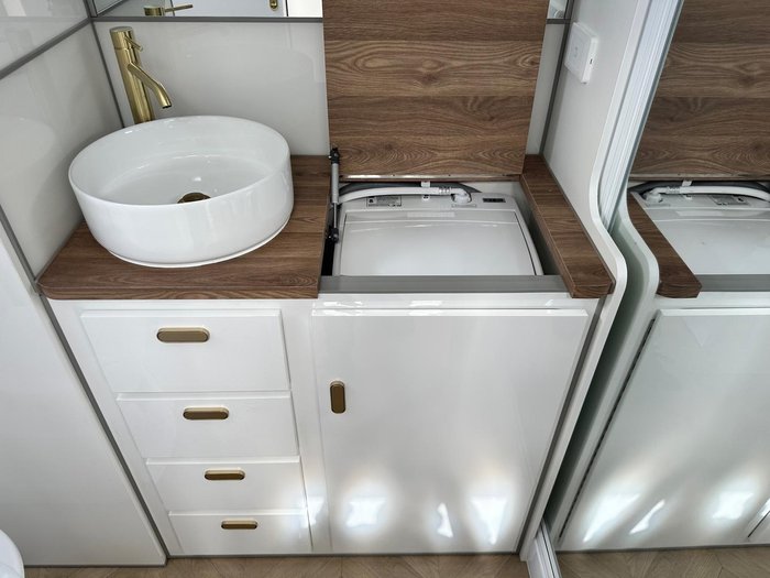 2026 JB Caravans 21'6 Scorpion Sting Rear Door