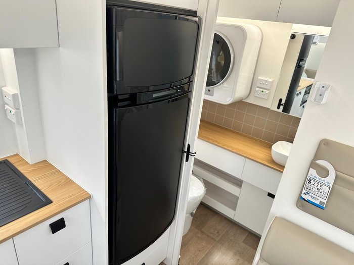 2025 New Age Caravans Manta Ray 15 Ft Embark