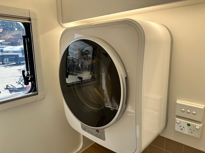 2025 New Age Caravans Manta Ray 15 Ft Embark