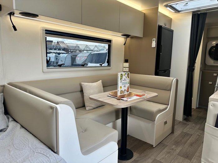 2026 New Age Caravans Road Owl 19' Family Expedition Ro19be Exp My26