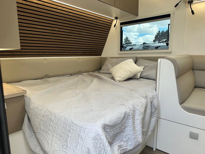 2026 New Age Caravans Road Owl 19' Family Expedition Ro19be Exp My26