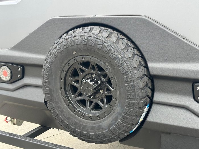 2026 New Age Caravans Manta Ray 15 Ft Expedition