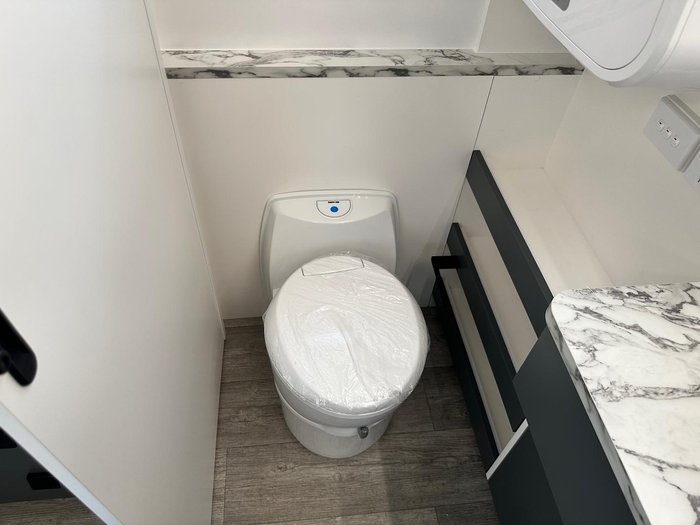 2026 New Age Caravans Manta Ray 15 Ft Expedition