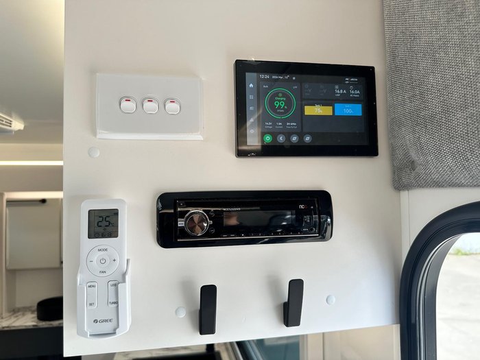 2026 New Age Caravans Manta Ray 15 Ft Expedition