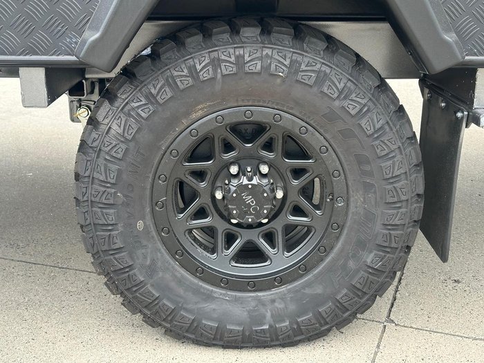 2026 New Age Caravans Manta Ray 15 Ft Expedition