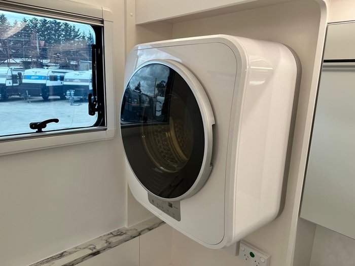 2026 New Age Caravans Manta Ray 15 Ft Expedition