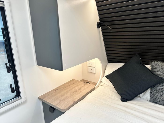 2025 New Age Caravans 20' Manta Ray Mr20er My26