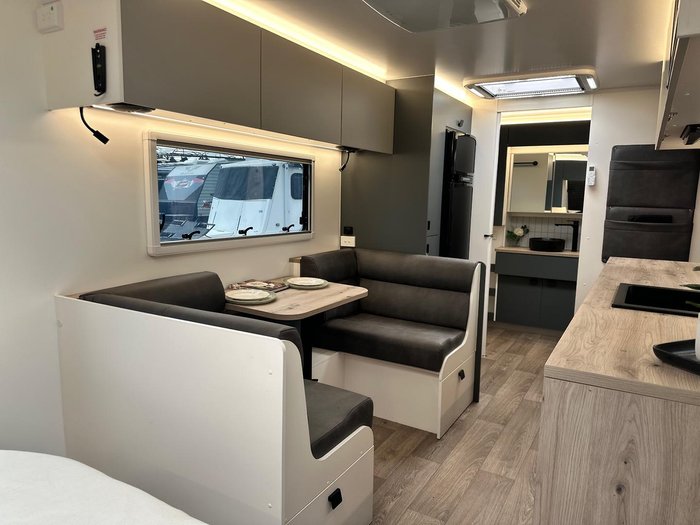 2025 New Age Caravans 20' Manta Ray Mr20er My26