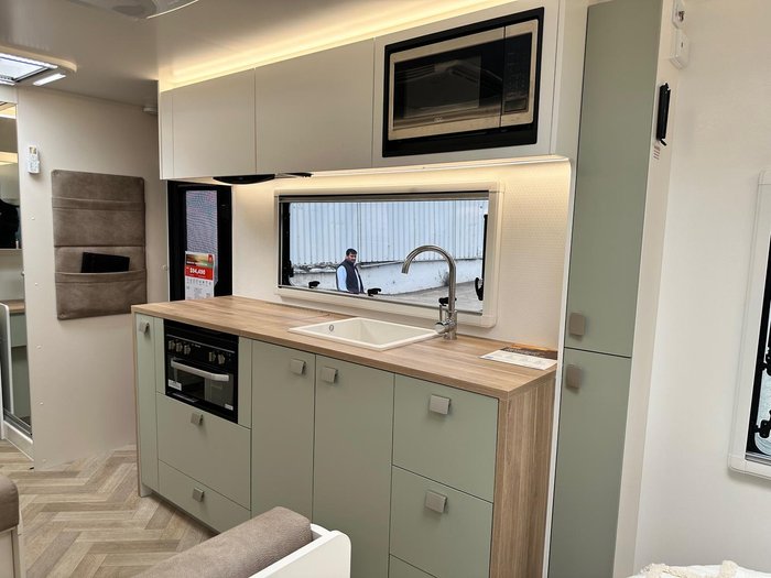 2026 New Age Caravans Manta Ray 18 Ft Expedition Mr18er Exp My26