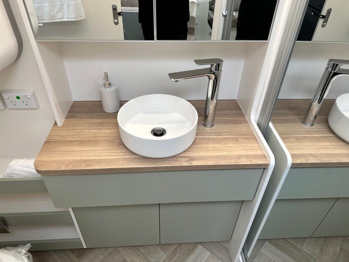 2026 New Age Caravans Manta Ray 18 Ft Expedition Mr18er Exp My26