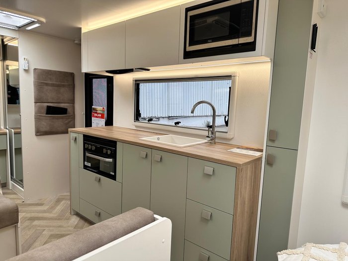 2026 New Age Caravans Manta Ray 18 Ft Expedition Mr18er Exp My26