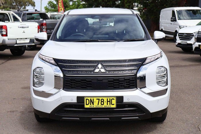 2024 Mitsubishi Outlander ES