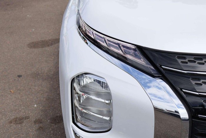 2024 Mitsubishi Outlander ES