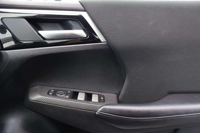 2024 Mitsubishi Outlander ES