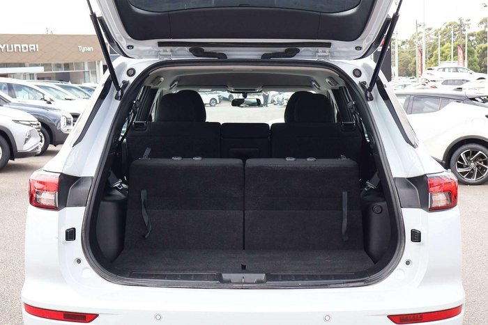 2024 Mitsubishi Outlander ES