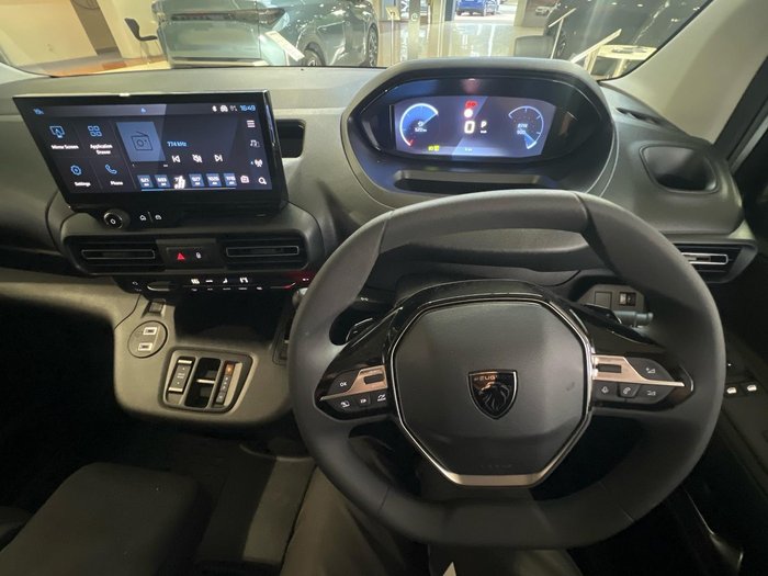 2025 Peugeot Partner Premium