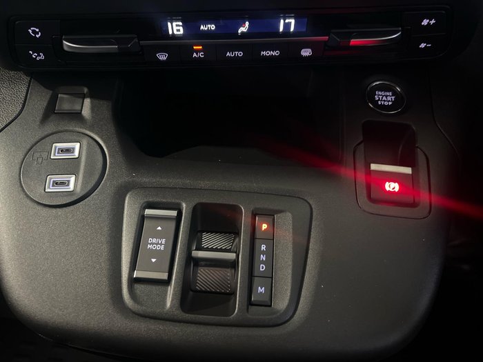2025 Peugeot Partner Premium