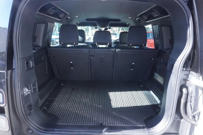 2026 Land Rover Defender 110 D350 X-Dynamic SE