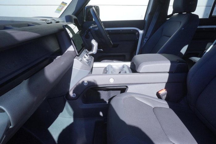 2026 Land Rover Defender 110 D350 X-Dynamic SE