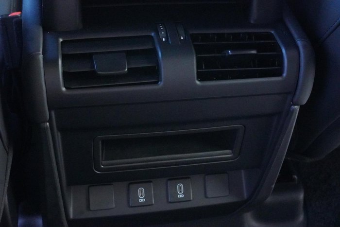 2026 Land Rover Defender 110 D350 X-Dynamic SE