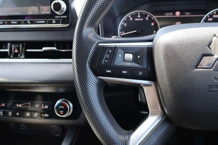 2024 Mitsubishi Outlander ES