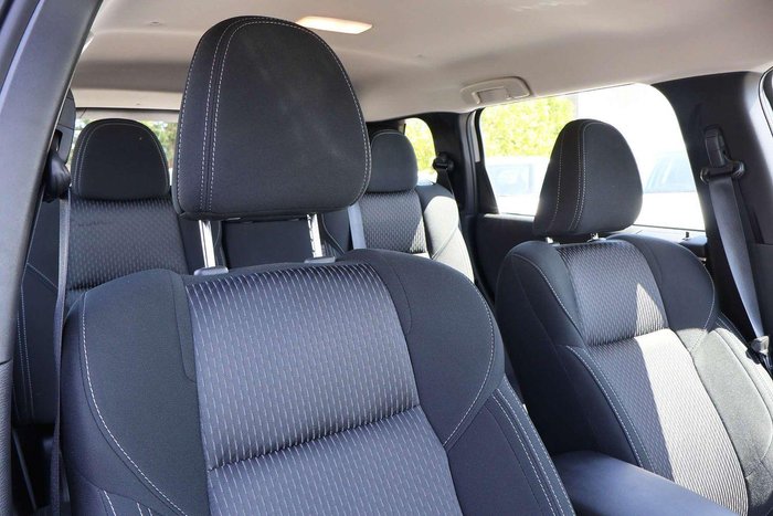 2024 Mitsubishi Outlander ES